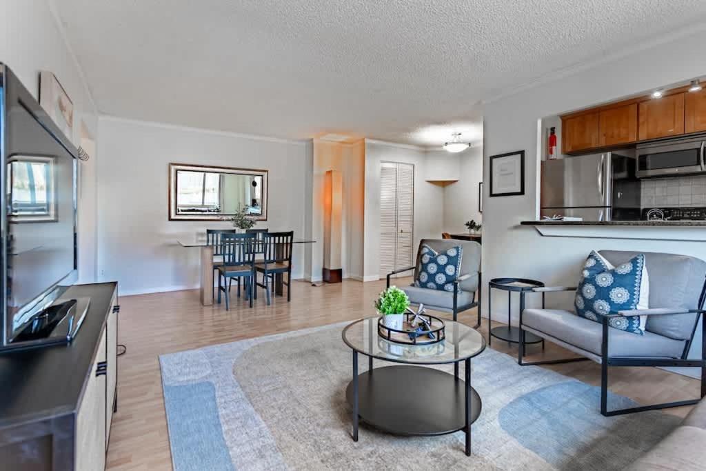 Vibrant Downtown, King Bed, Work Desk & Kitchen Villa Seattle Buitenkant foto