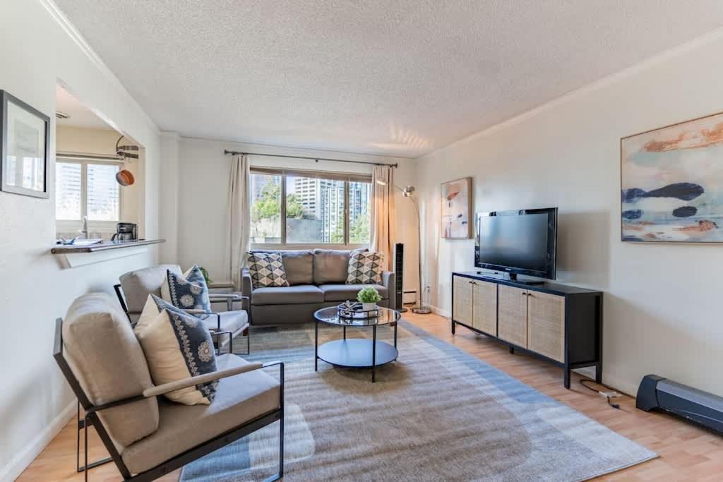 Vibrant Downtown, King Bed, Work Desk & Kitchen Villa Seattle Buitenkant foto