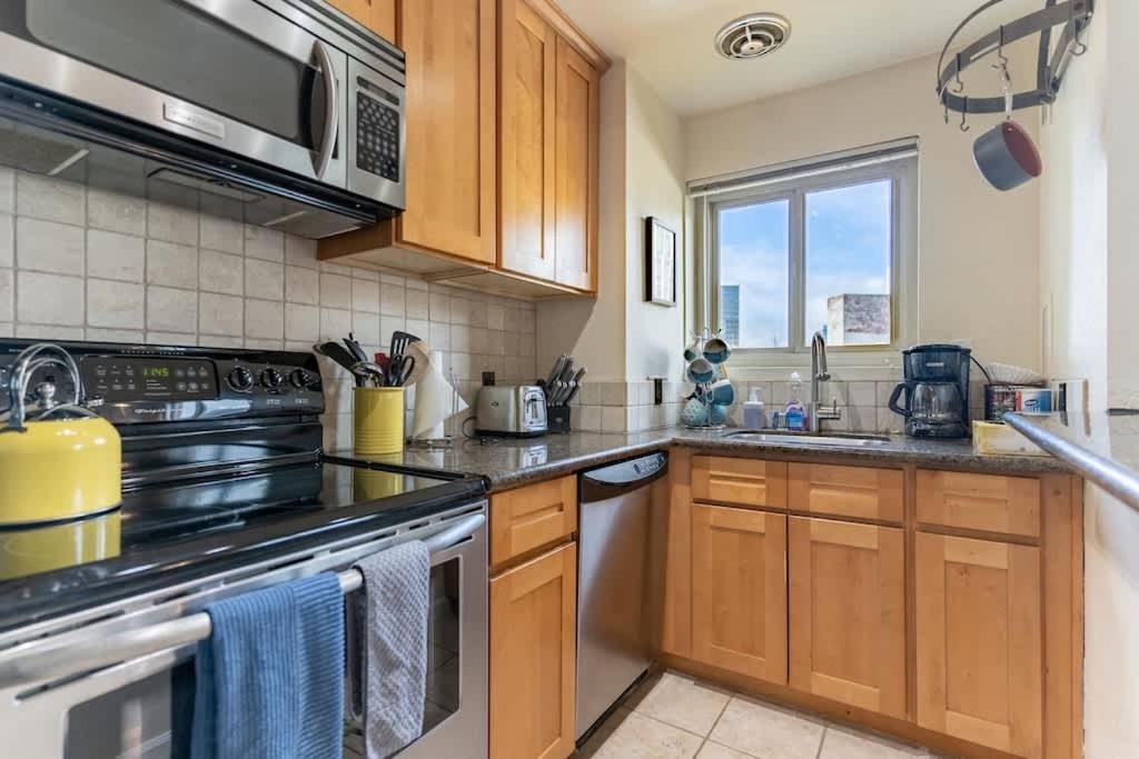 Vibrant Downtown, King Bed, Work Desk & Kitchen Villa Seattle Buitenkant foto